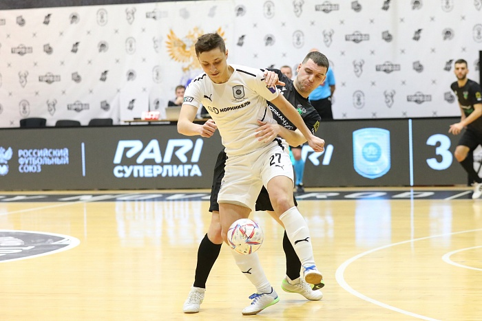 Игрок мини-футбольного клуба «Норильский никель» Александр Крутый: «Настораживает 7-е место МФК «Тюмень» в «регулярке». В прошлом сезоне его занял будущий чемпион»