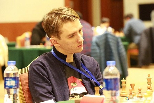 Чигаев разошелся миром с Шиксу Вонгом, а Попов уступил