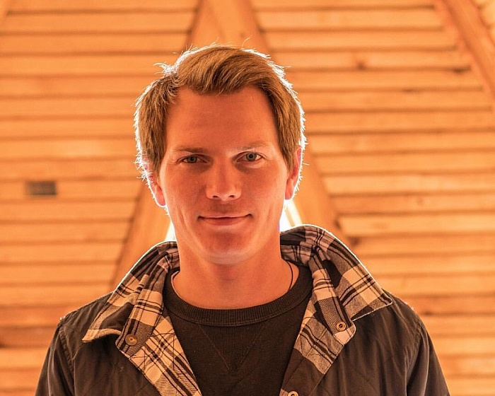 Главный судья Кубка Тюменской области по скейтбордингу Алексей Козлов: «Когда появляются такие места притяжения, как сквер Равновесия, не приходится организовывать участников. Они это делают самостоятельно»