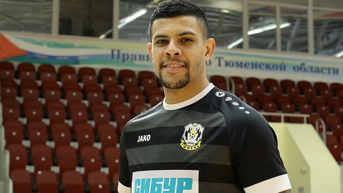 Старший тренер мини-футбольного клуба «Тюмень» Денис Абышев: «Рафаэл Вилела хорошо впишется в тактику Максима Горбунова»