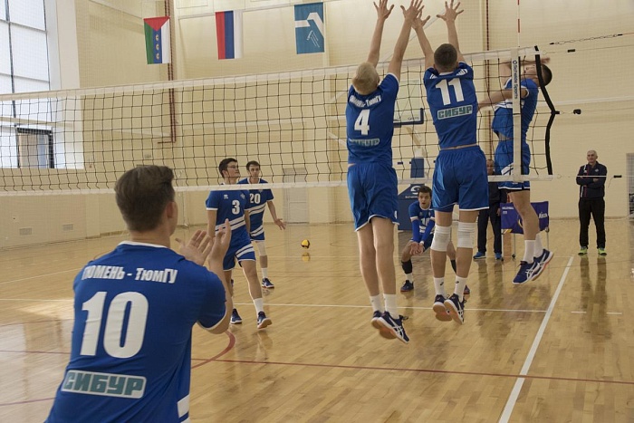 Тюменцы в лиге «Б» стартовали с поражения