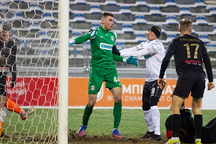 Два подключения в атаку голкипера Егора Любакова не помогли футбольному клубу «Тюмень» избежать второго поражения подряд