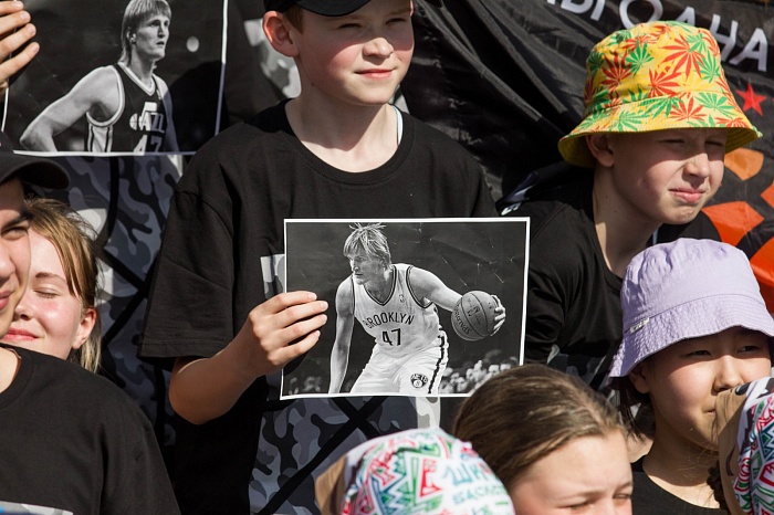 Андрей Кириленко открыл в Тюмени «Центр уличного баскетбола»