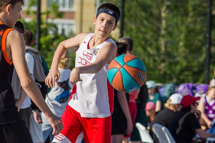 Андрей Кириленко открыл в Тюмени «Центр уличного баскетбола»