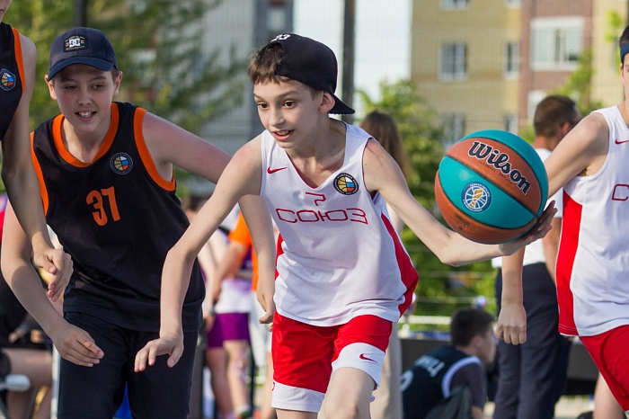 Андрей Кириленко открыл в Тюмени «Центр уличного баскетбола»