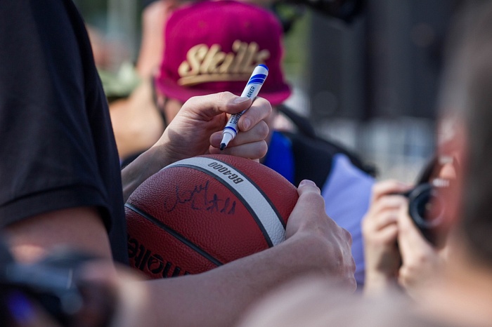 Андрей Кириленко открыл в Тюмени «Центр уличного баскетбола»