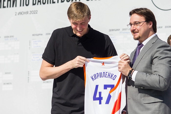 Андрей Кириленко открыл в Тюмени «Центр уличного баскетбола»