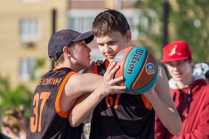 Андрей Кириленко открыл в Тюмени «Центр уличного баскетбола»