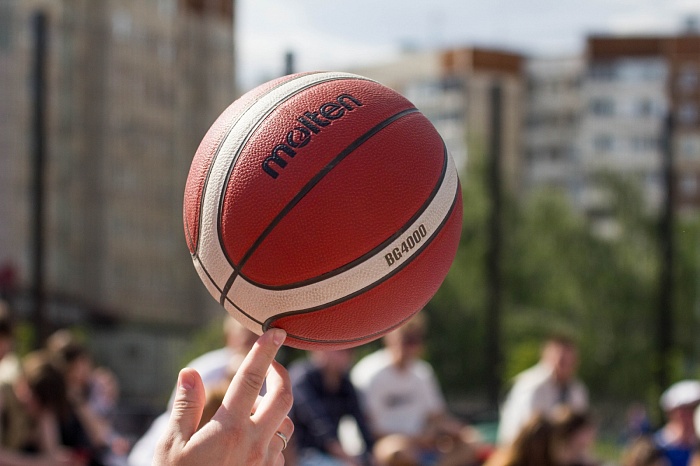 Андрей Кириленко открыл в Тюмени «Центр уличного баскетбола»