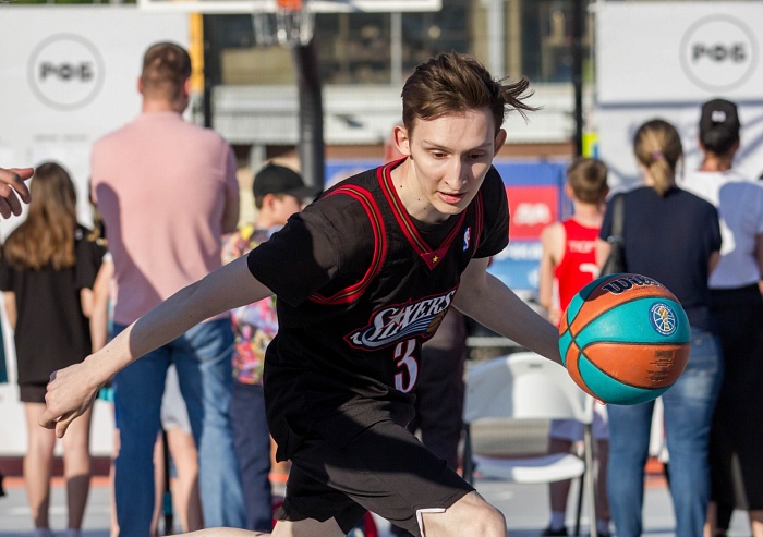 Андрей Кириленко открыл в Тюмени «Центр уличного баскетбола»