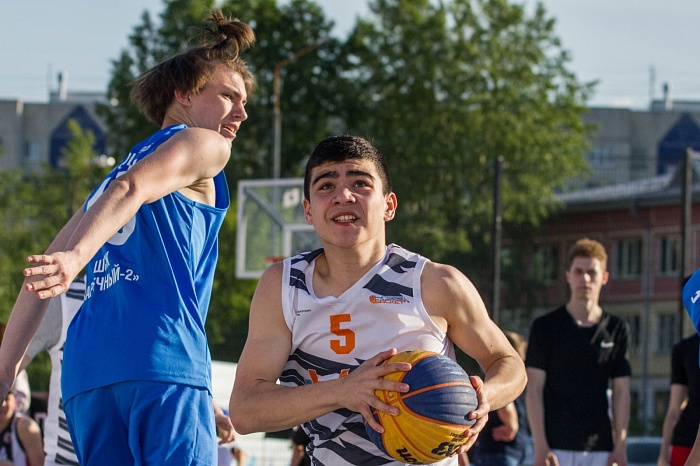 Андрей Кириленко открыл в Тюмени «Центр уличного баскетбола»