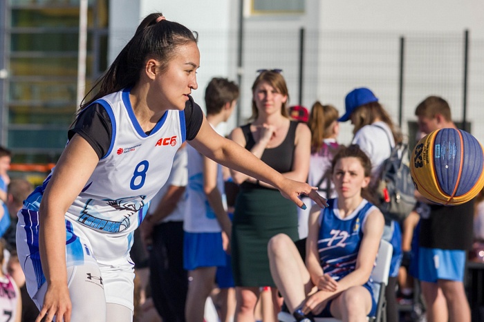 Андрей Кириленко открыл в Тюмени «Центр уличного баскетбола»