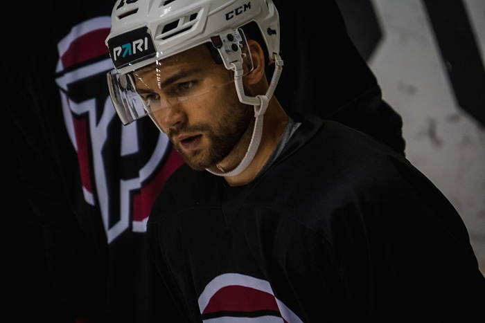 Нападающий хоккейного клуба «Рубин» Алексей Дробин: «В Перми я забросил свою первую шайбу»