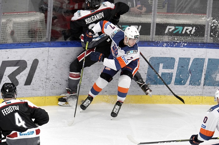 Тюменский хоккейный клуб «Рубин» уступил  в матче с армейцами с берегов Невы