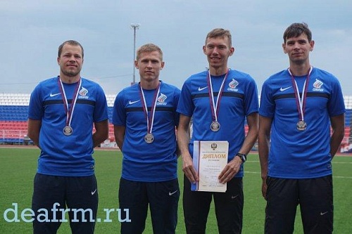 Выиграли два беговых золота