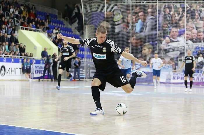 Нападающий мини-футбольного клуба «Тюмень» Андрей Батырев: «Уход Дмитрия Семикина ослабил «Сиб-Транзит»