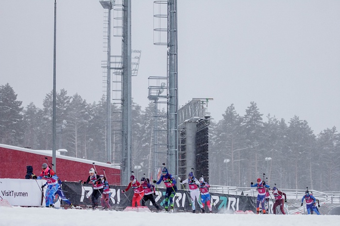 Третий этап PARI-Кубка России по биатлону в Тюмени. Большой масстарт. Женщины