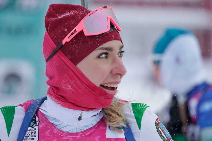 Третий этап PARI-Кубка России по биатлону в Тюмени. Большой масстарт. Женщины