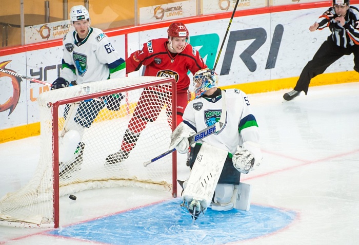 В «Кубке Петрова» хоккеисты «Югры» из Ханты-Мансийска уступают аутсайдеру