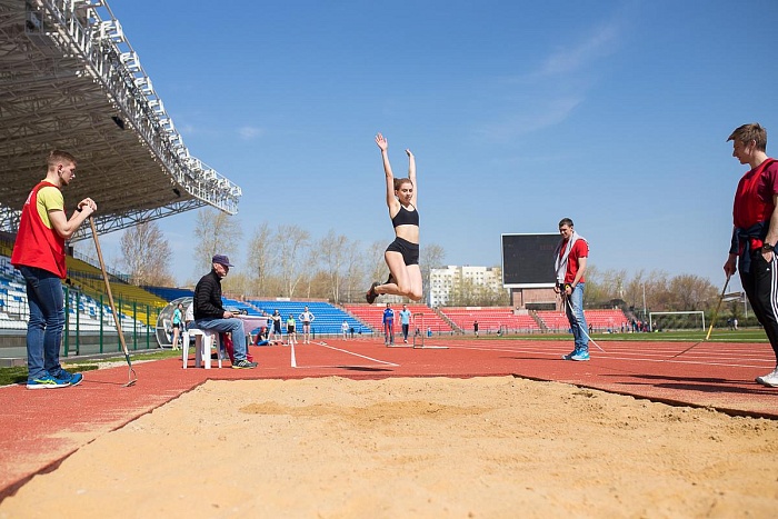 На «Шиповке юных» боролись за медали и путевки в Адлер