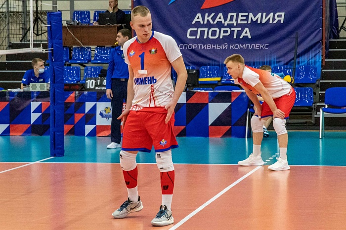 Тюменцы на балансе вырвали первую партию, но затем фаворит взял своё