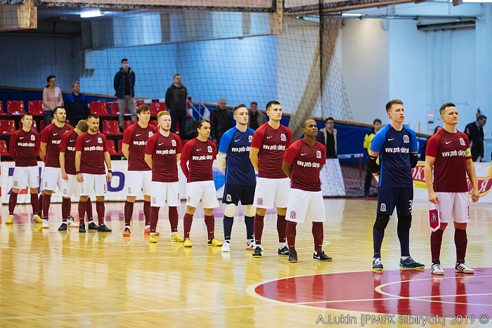 «Сибиряк» рассчитывает на молодежь