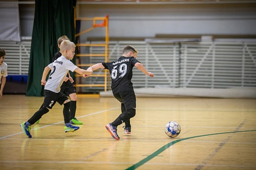 Команда из Нефтеюганска идёт первой в открытом Кубке области по мини-футболу