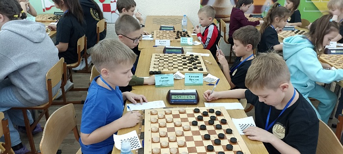 В Тюмени проходит первенство Уральского федерального округа по стоклеточным шашкам