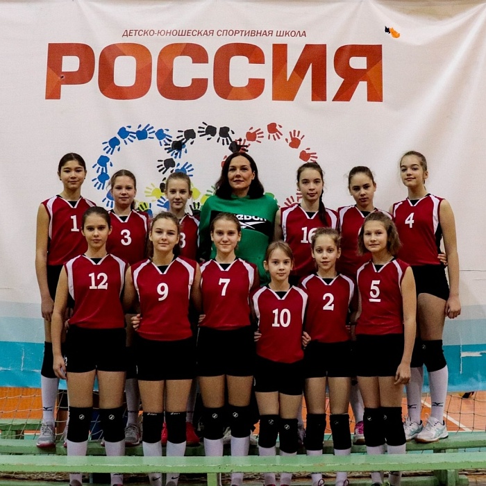 Остановились в шаге от пьедестала