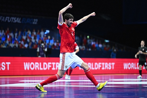 Букмекеры заранее посылают в полуфинал Испанию и Россию