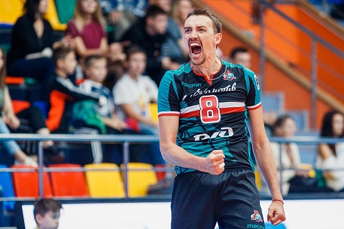 Воспитанник «Самотлора» стал капитаном чемпионов