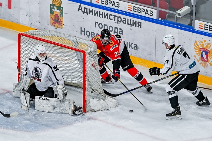 Хоккейная команда «Тюменский Легион» лидировала, но проиграла в овертайме