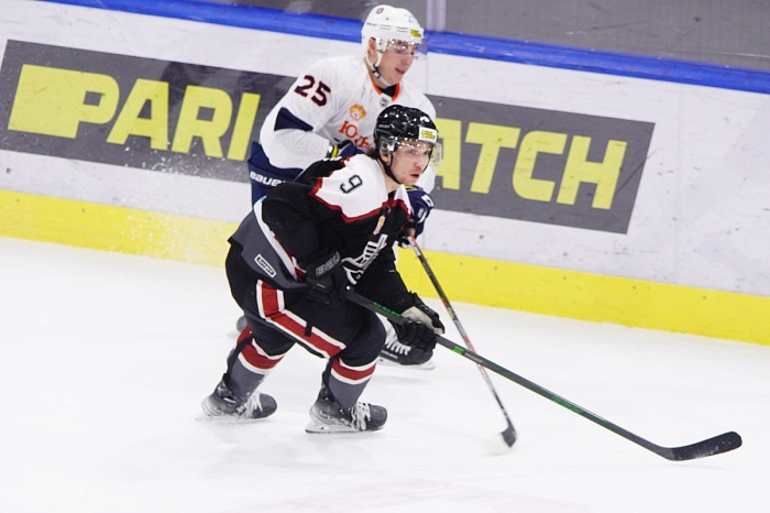 Бывший нападающий тюменского хоккейного клуба «Рубин» Семён Иванов оказался в Ангарске