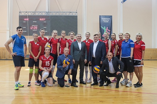 Губернатор встретился с волейболистками