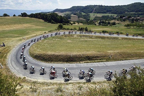 Во французской многодневке лидирует Роглич