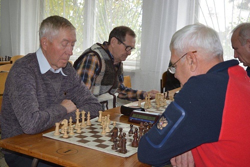Ветераны двигали фигуры
