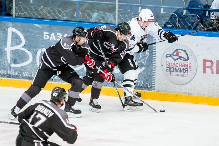 Чемпионат ВХЛ. ХК Рубин - Челмет