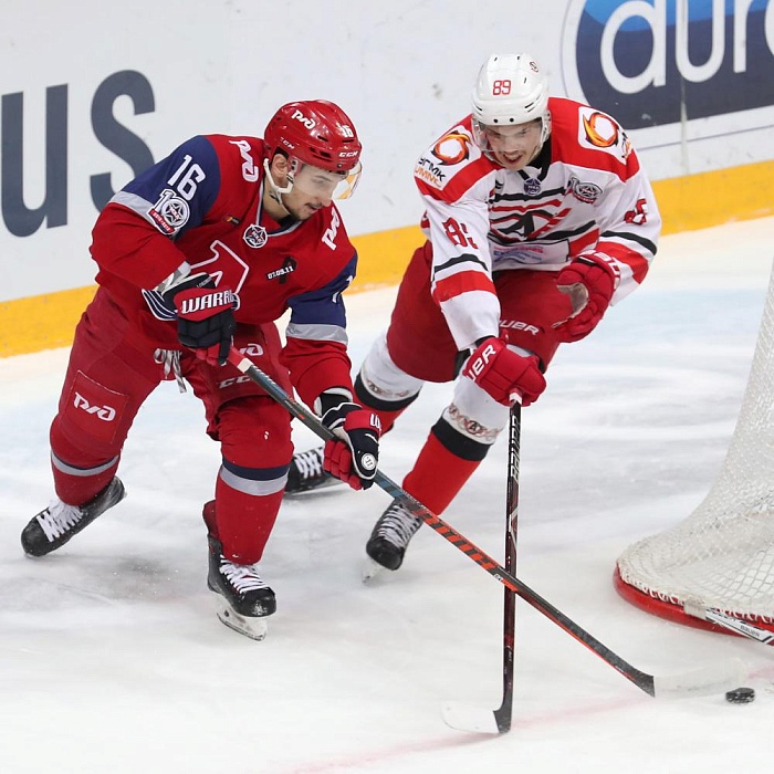 «Локо» вскочил на подножку уходящего поезда