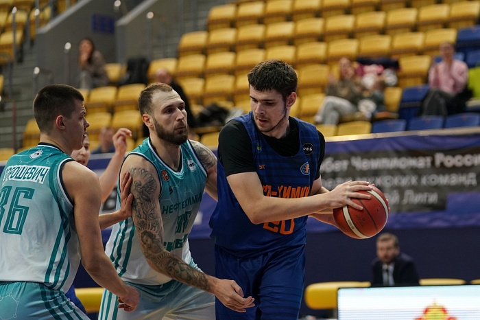 Баскетболисты тобольского «Нефтехимика» в гостях дважды уступили клубу из Химок