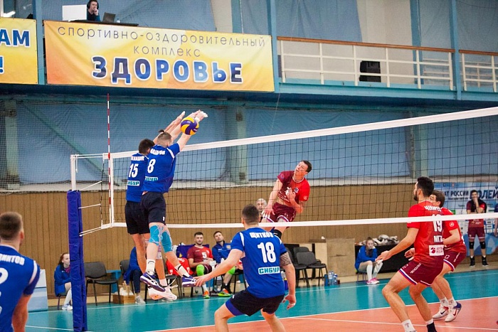 «Тюмень» сыграла матч с ноябрьским клубом