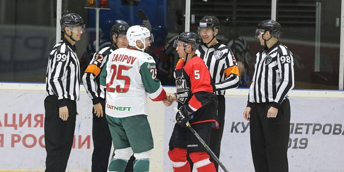 «Нефтянику» было тяжело играть с Данисом Зариповым