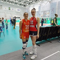 Тюменские волейболистки Анна Поспелова и Елизавета Котова сыграли друг против друга в Липецке