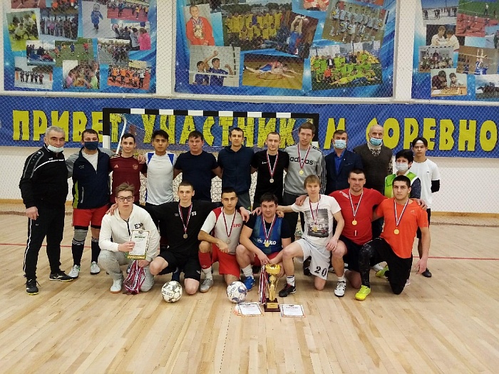 За Кубок спорили восемь команд