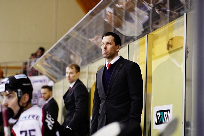 Главный тренер хоккейного клуба «Рубин» Денис Ячменёв: «Уверенность приходит вместе с цифрами на табло»