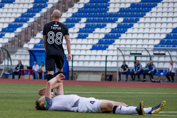 Футбольный клуб «Тюмень» покидает восемь игроков