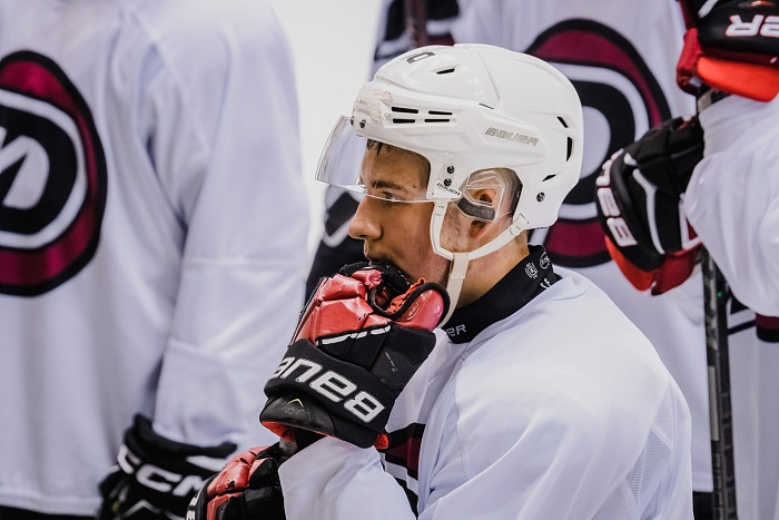 Нападающий хоккейного клуба «Рубин» Артём Нагибин: «Главное - закрепиться в составе»