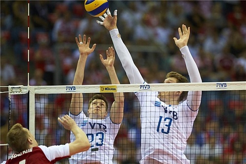 Полякам проиграли в трех сетах