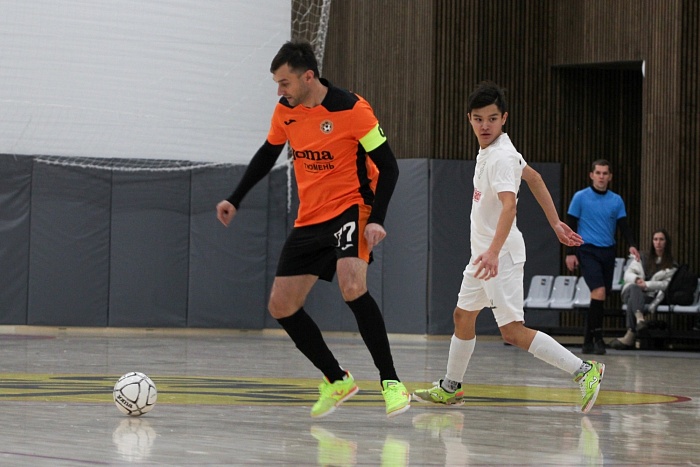 «Авангард», «Молодёжка» и ТОДЭП  добились побед в чемпионате Тюмени по мини-футболу