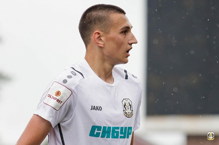 Футбольная команда «Тюмень-2» дома уступила аутсайдеру третьего дивизиона