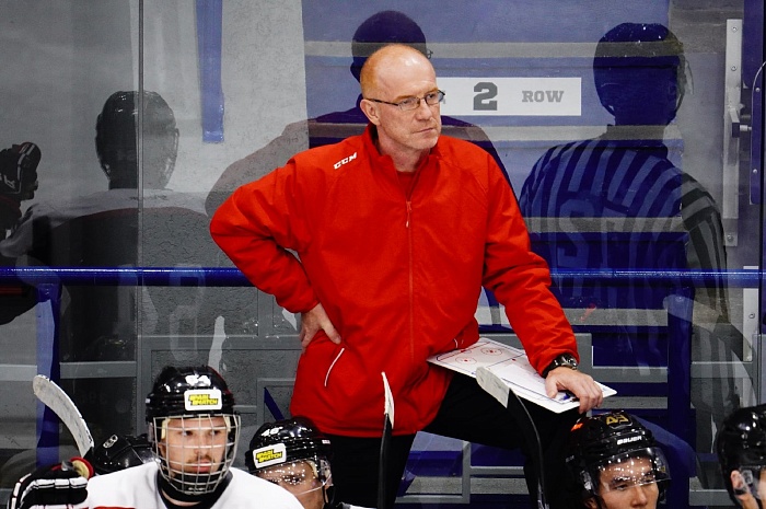 Молодёжная хоккейная команда «Тюменский Легион» в первом матче на турнире в Челябинске уступила соперникам из Оренбурга